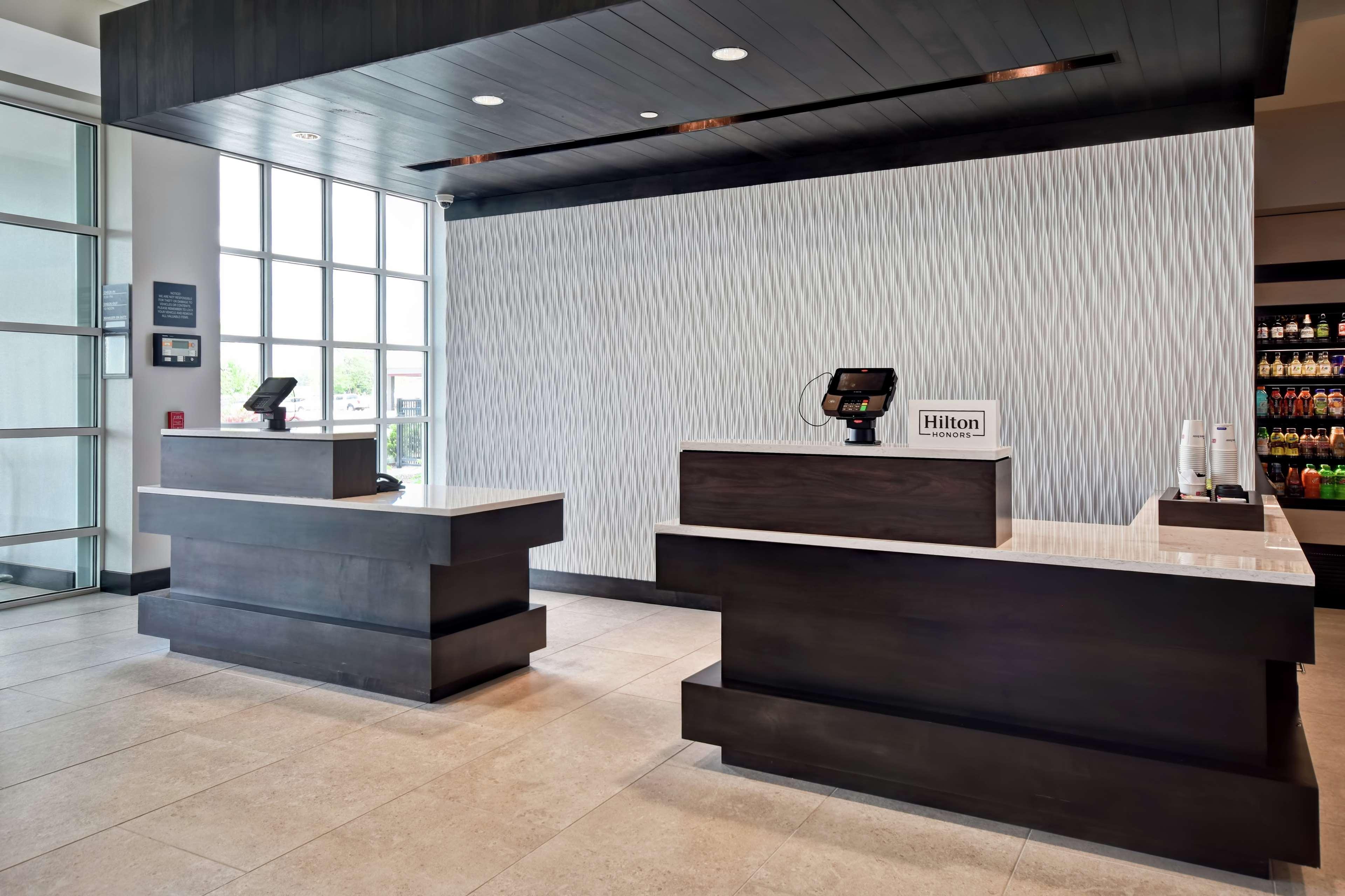 Hilton Garden Inn Lansing West Exteriör bild