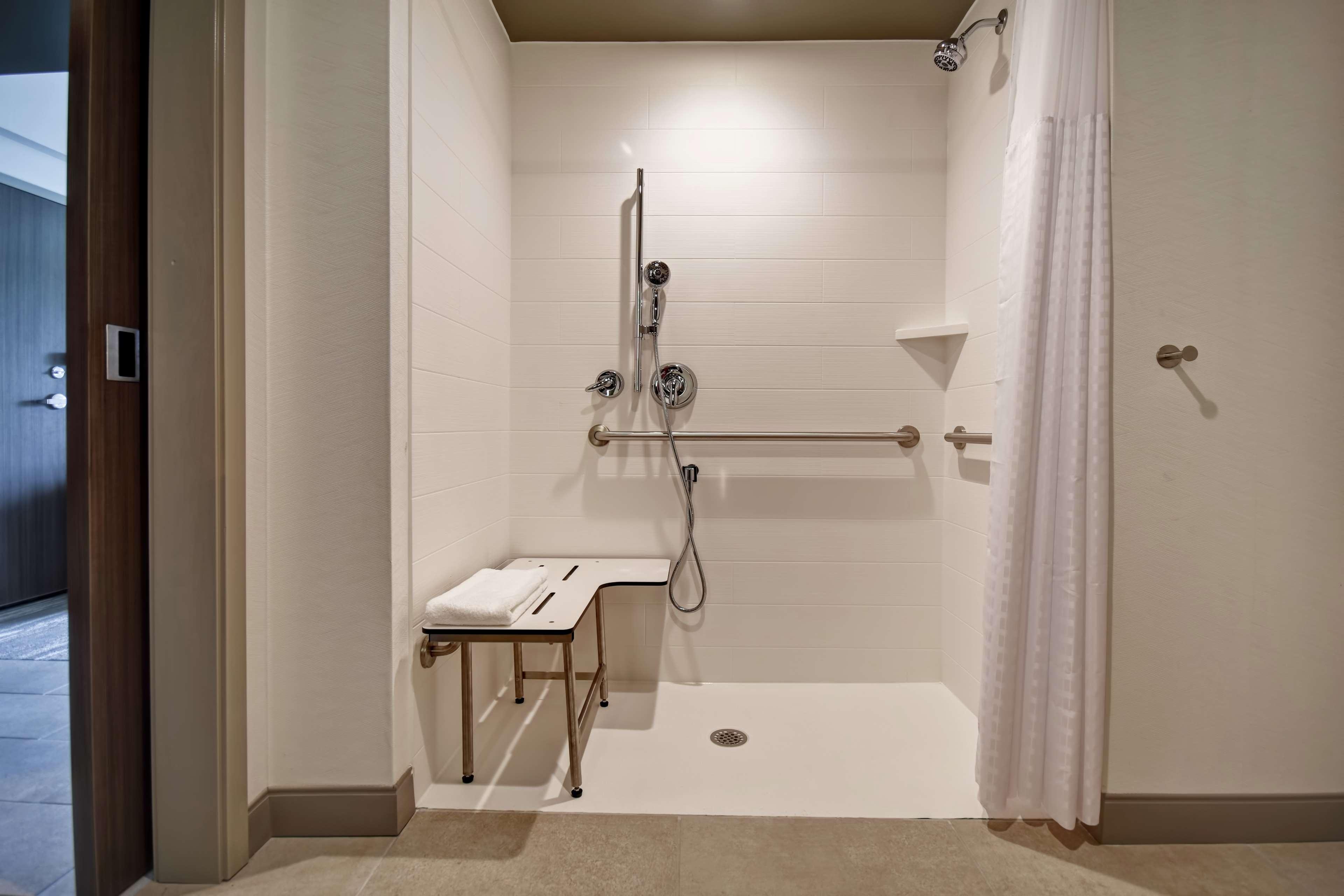 Hilton Garden Inn Lansing West Exteriör bild