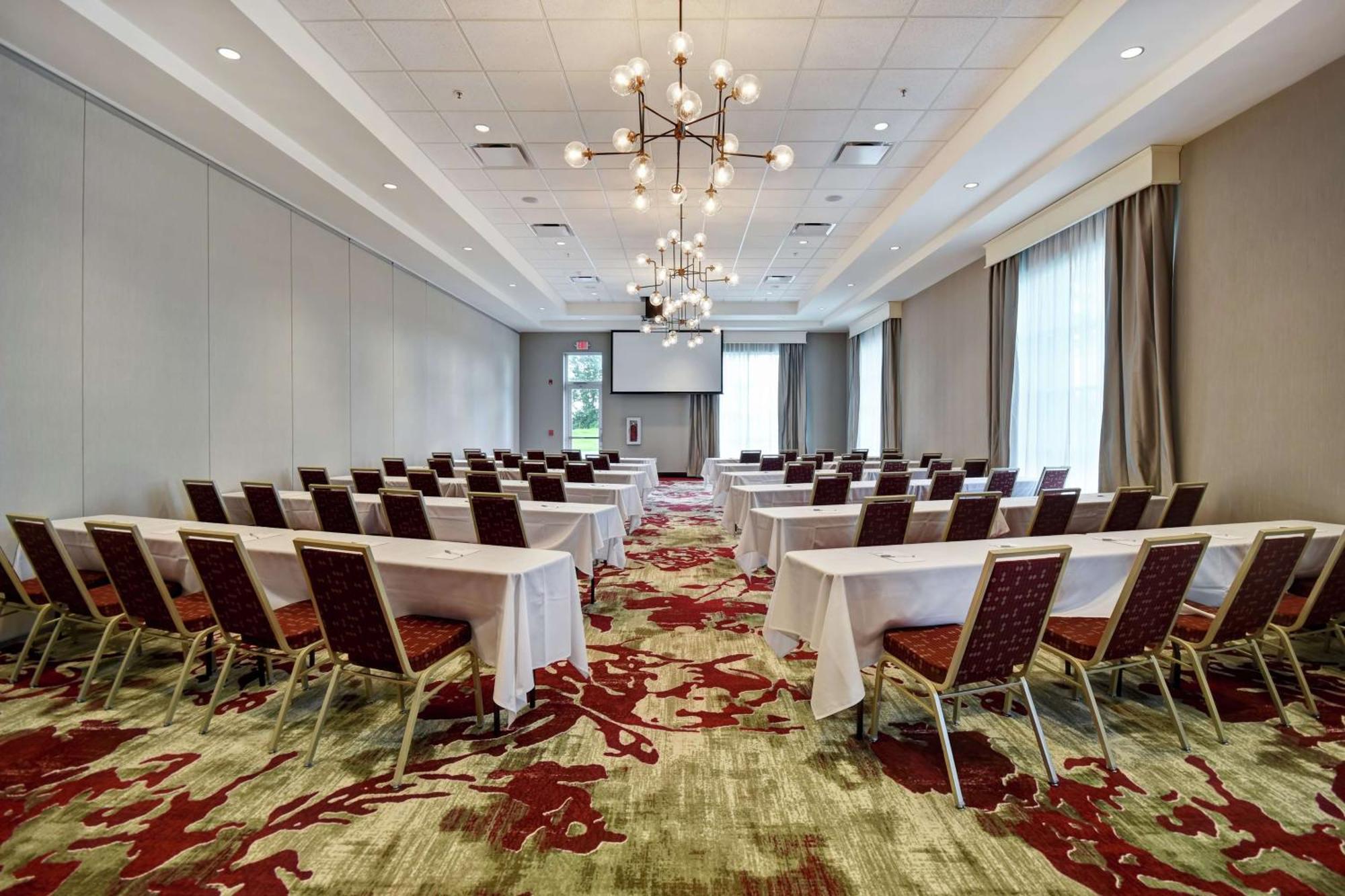 Hilton Garden Inn Lansing West Exteriör bild